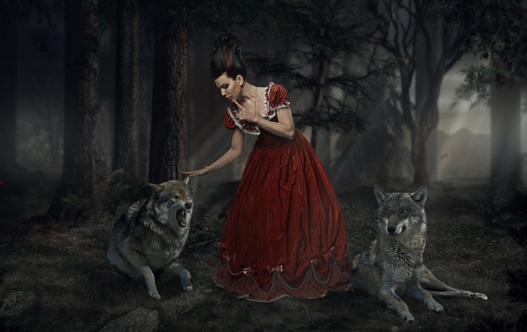 wolf_lady-1.jpg wolf_lady-1.jpg